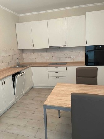 БЕЗ % СВОЯ 1кім Студіо Ділова Тютюнника (Барбюса) Велика Васильківська - фото 1