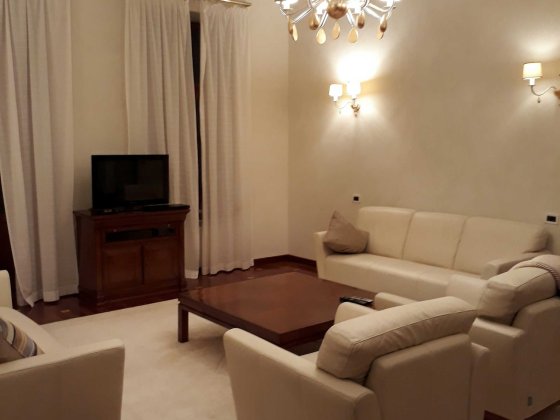 Подол, Андреевский спускск 2в, статусный дом, высокие потолки Київ