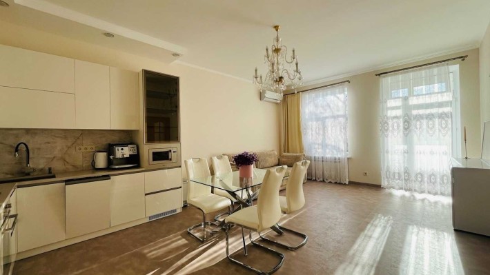 2-кімнатна красуня на Подолі- не прогавте ! - фото 1