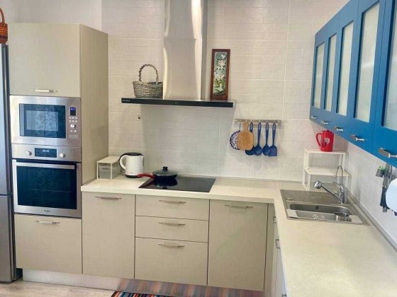 Новомостицька, 15. Подільський район цегляний будинок паркінг Київ