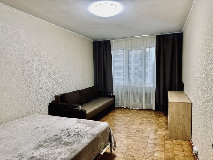 Леся Курбаса, 13 Ліжко, диван простора кухня газ. Дуже тепла квартира. - фото 1