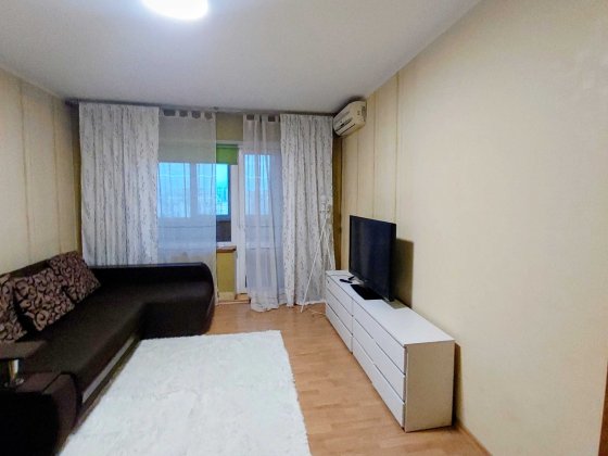 2к квартира 10 хв метро Харківська, вул. Ревуцького 36/2, 15500 грн.