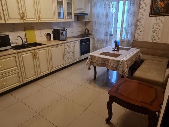 1к.кв 65 м2, в ЖК Васильківський, метро ВАСИЛЬКІВСЬКА, Коломийський 17 Киев