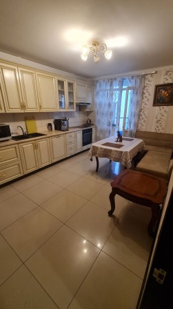 1к.кв 65 м2, в ЖК Васильківський, метро ВАСИЛЬКІВСЬКА, Коломийський 17 - фото 1