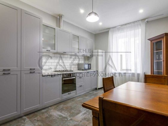 Ідеальна квартира в історичному Царському будинку/Бессарабська площа 7 Киев