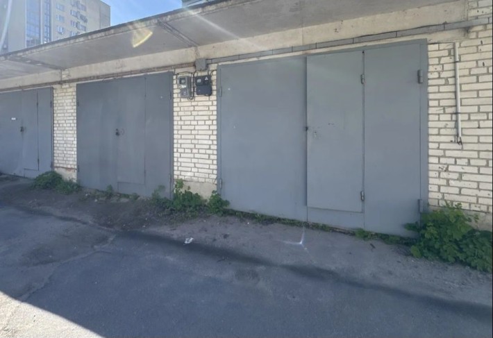 Гараж район маг.Файно Маркет - фото 1