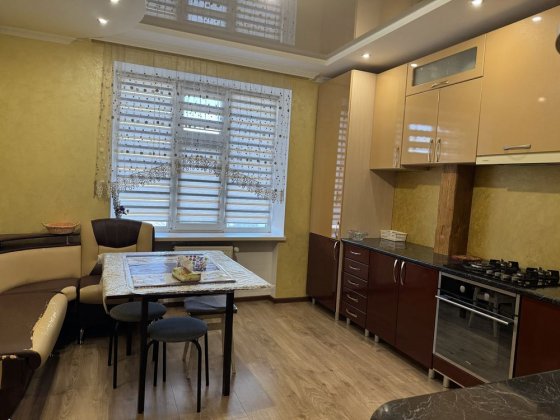 Оренда двух - кімнатноі квартири Олешин