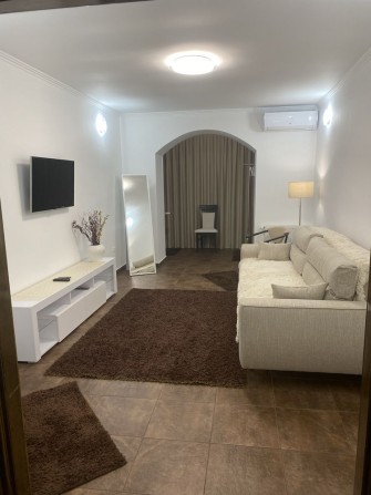 Двухкімнатна квартира довгострокова оренда - фото 1