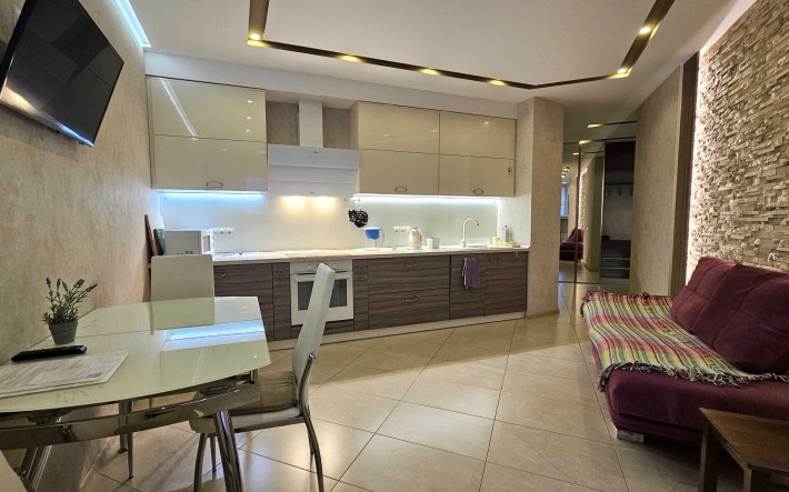 ЖК Паркова вежа. Квартира 60кв.м. Кухня-вітальня +спальня +гардеробна! - фото 1