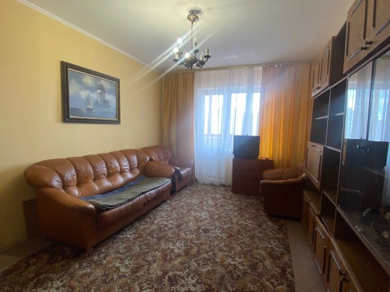 Чорнобильська 24/26, роздільна 2к, м Академмістечко 5хв Киев