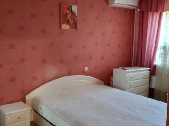 Затишна для сімї  2к квартира Леся Курбаса , зупинка  швидк.трамваю І. Киев