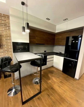 Пропонується в оренду квартира з дизайнерським ремонтом в ЖК «Малахіт» - фото 1