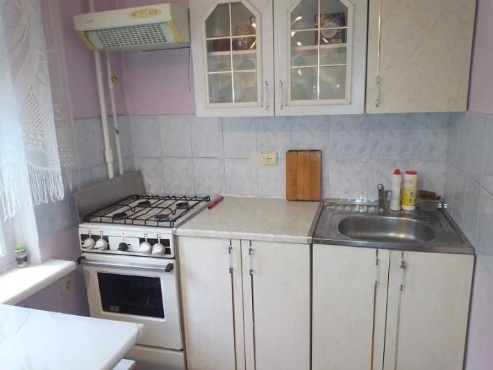 Свій генератор! Є газ! Чиста 1-к. квартира, метро Олімпійська - 1,6 км - фото 1