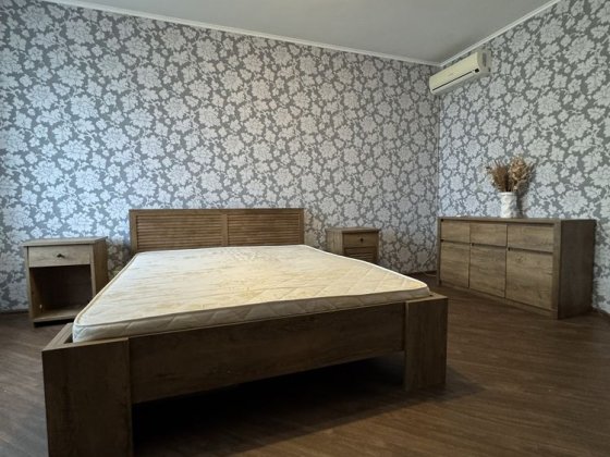 Оренда 3-к Севастопольська площа Новий Будинок Киев