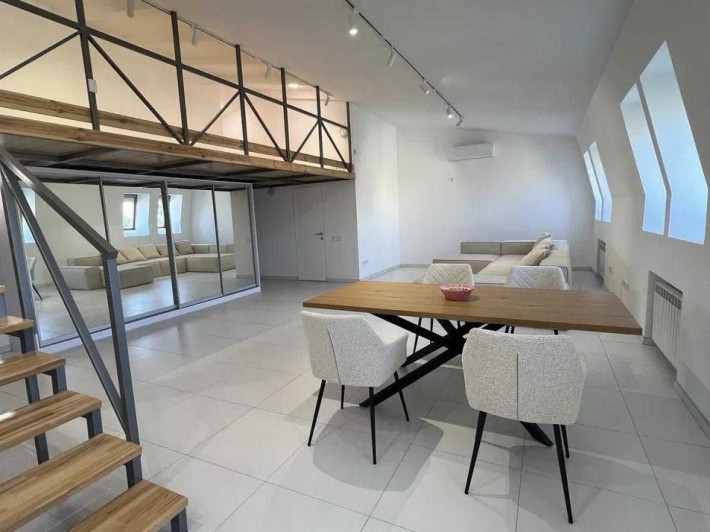 Генератор Дворівнева квартира Перша здача  Поділ Турівська - фото 1