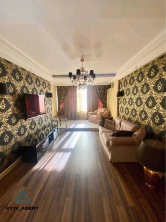 ВЕЛИКА 5-к ІДЕАЛЬНО для Сім'ї в серці Подолу по вул. Щекавицька, 30/39 - фото 1