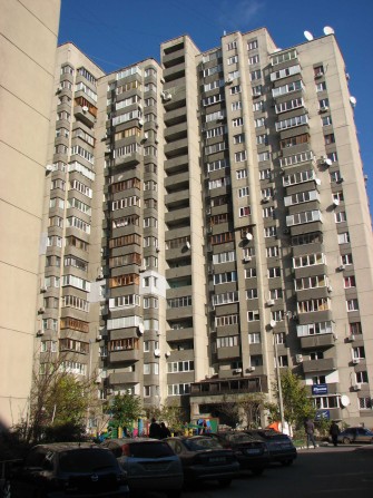 Святошин, Берестейський ( Перемоги) пр. 89 А (метро -700 м.), - фото 1