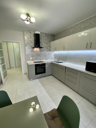 ЖК Вікторія. М. Житомирська, ліфт, вода, тепло є - фото 1