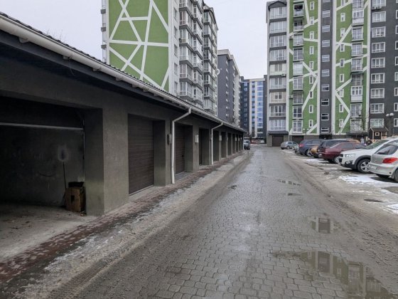 Терміновий продаж гаражу в ЖК Різдвяний по вул.Целевича, Пасічна Ивано-Франковск
