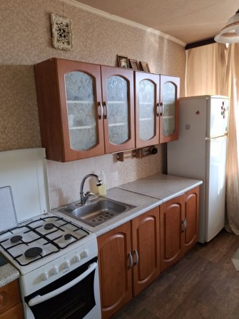 1 ком. кв. Ул. Беларусская 17 Б  м. Лукьяновская . - фото 1