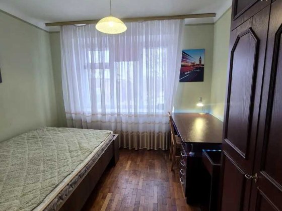 Пропонується в оренду простора 3-кімнатна квартира на Чоколівці Киев