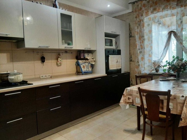 Жуляни, вул. Шевченка, оренда кімнати в приватному секторі, є парковка - фото 1