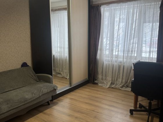 Сдаю дуже теплу квартиру  біля метро Дорогожичи та Сирец. Київ