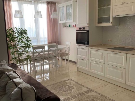 Шевченкiвський  р-он. Оренда 3-х кiмн. квартири по вул. Андрющенка 6г Київ