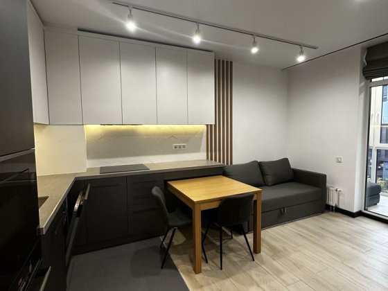 Оренда квартири Файна Таун , Салютна 2. Кухня студія і спальня Київ