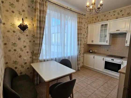 Оренда стильної 3-кімнатної квартири —М. (Шулявська) Киев