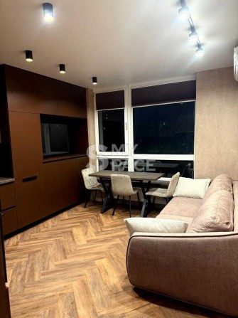 Оренда 2к квартири ЖК Тайм Солома Парк метро Вокзальна Липківського 38 - фото 1