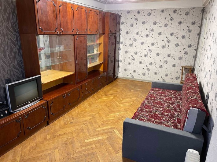 Здам квартиру 1 кімнатну не далеко від м.Вокзальна,Липківського 15 - фото 1