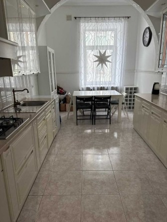 4-кімнатна квартира в оренду в центрі Києва - фото 1