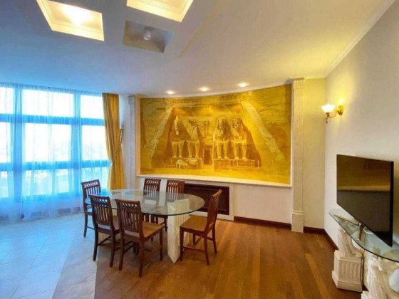 Преміальна 4-к квартира в центрі Золоті Ворота вул. Володимирська 49-А Київ