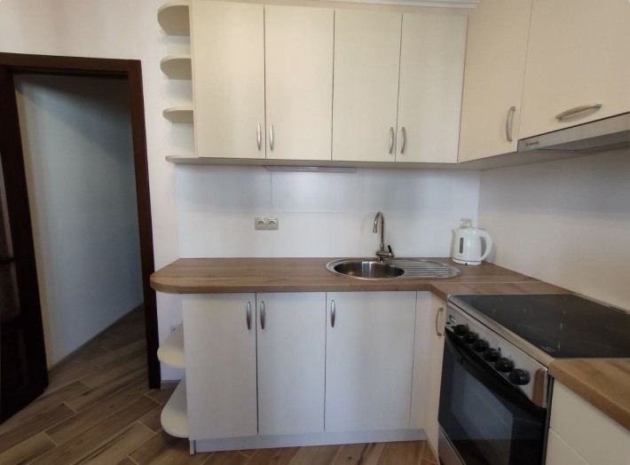 Сдам 3р. Патриарха М.Скрипника-9,ст.м.Вокзальная - фото 1