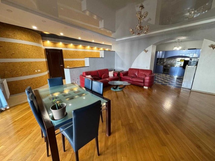 4-к. квартира в центрі Києва  вул. Назарівська  7Б метро Університет - фото 1