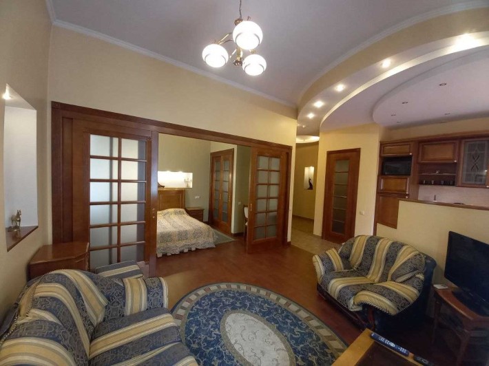 Світло тепло вода газ є завжди! Здам дизайн 2к вул Володимирська 77 - фото 1