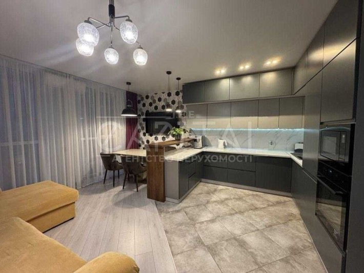 Апартаменти-резиденція в ЖК «Малахіт», 85м2 - фото 1