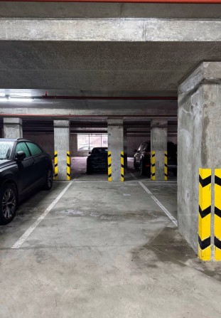 Паркомісце ЖК «Велика Британія» | 1 рівень | Під шлагбаумом - фото 1