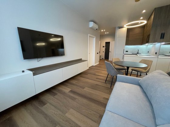 Інвертор в квартирі,перша оренда,Берестейський 11,Manhattan Манхетте Київ