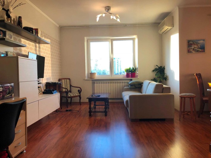 3-х кім., 70 м2, вул. Котарбінського, 17, метро Лук'янівка - фото 1