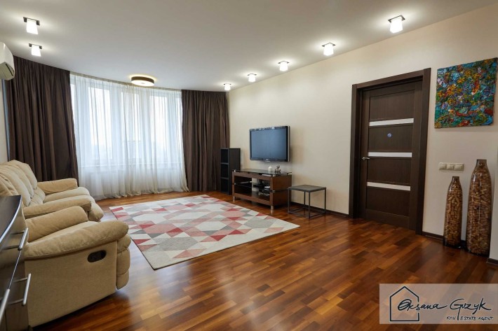 Оренда 112м, вул. Ніжинська 5, безкоштовно паркомісце, ТОП техніка - фото 1