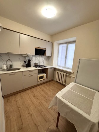 Свіжий ремонт! ВЛАСНИК, МЕБЛІ під орендарів!  Нивки газ - фото 1