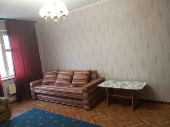 Однокімнатна біля метро КПІ. Київ