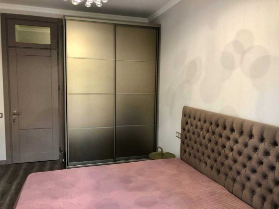 Оренда 3 кімнатної квартири Чикаленка 2-4/7 Хрещатик метро Театральна Київ