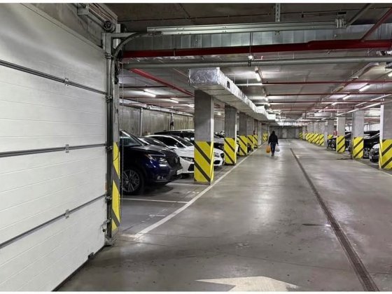 Продам паркомісце ЖК Яскравий Оболонь 16 м.кв. Біля охорони. Власник. Киев