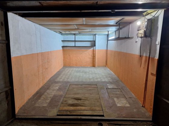 Продам гараж, метро Индустриальная Харків