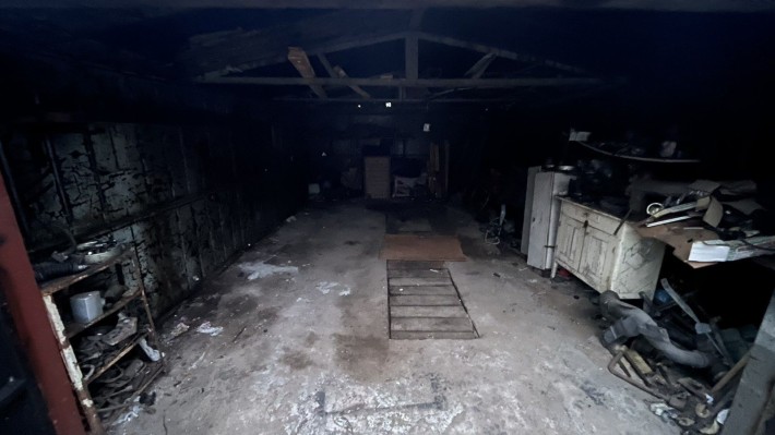 Сдам металлический гараж, на две машины, во дворе ул. Осенняя 12. - фото 1