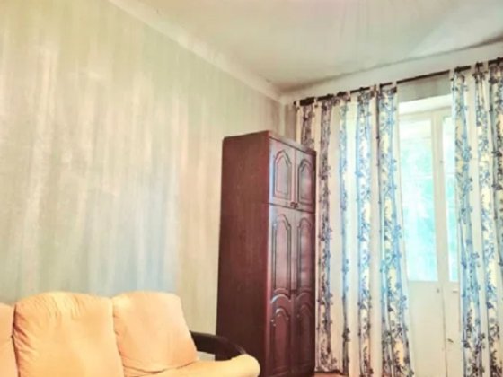 Продаж 3-х комнатної квартири. вул.Мицкевича 10 Соломянский район Киев