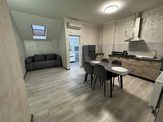 Новий двокімнатний апартамент в центрі туристичного містечка Берегово Берегове